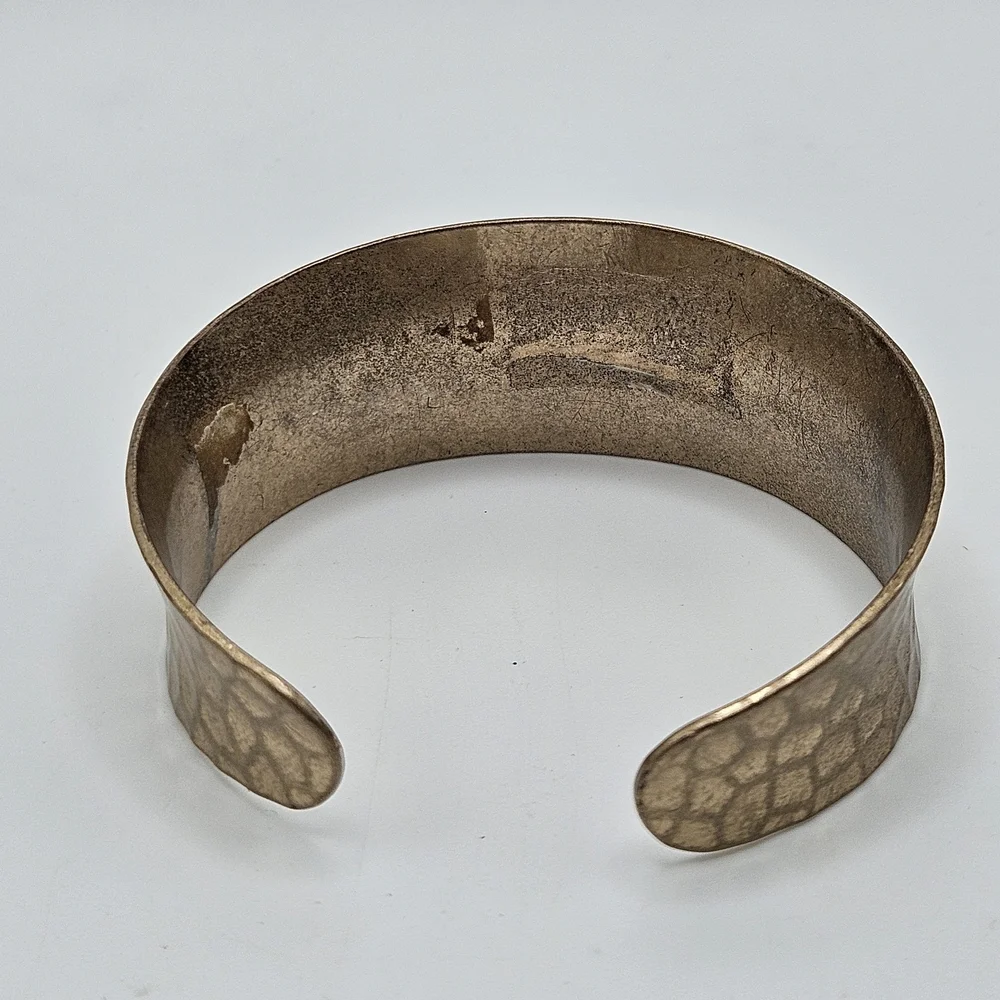 VINTAGE Hammered Gold Tone Metal 1